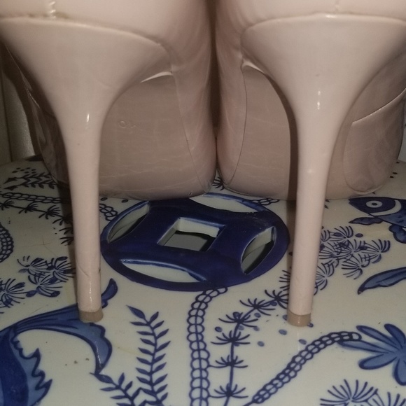 Steve Madden Saige pumps. - Picture 3 of 4